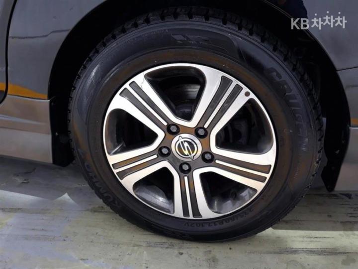 KG Mobility (Ssangyong) Korando Turismo 4WD Chateau high-roof luxury High Limousine 6