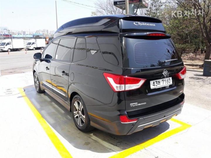 KG Mobility (Ssangyong) Korando Turismo 4WD Chateau high-roof luxury High Limousine 8