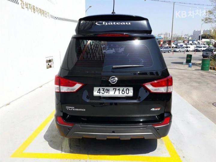 KG Mobility (Ssangyong) Korando Turismo 4WD Chateau high-roof luxury High Limousine 9