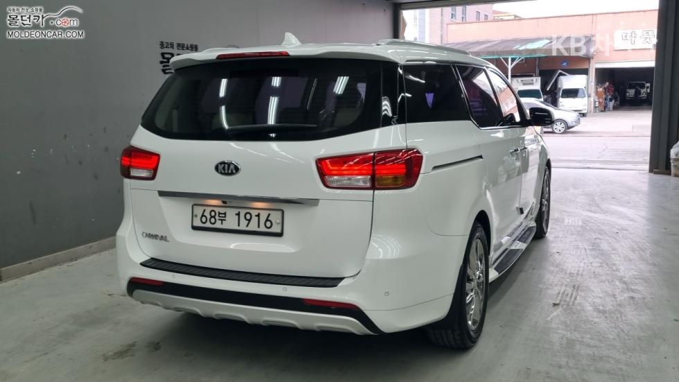 2017 - kia carnival