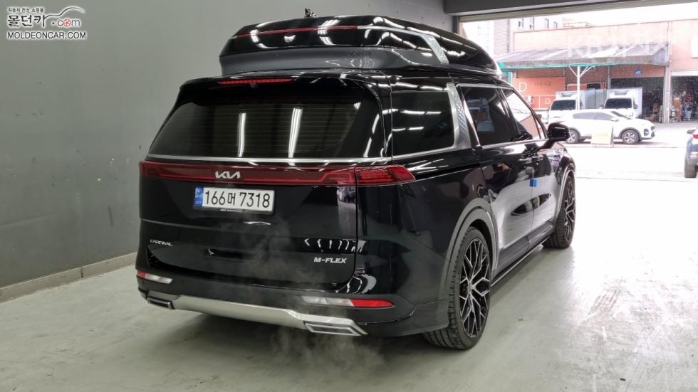 2023 - kia carnival