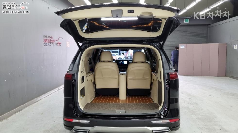 2023 - kia carnival