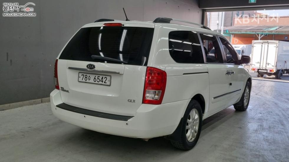2010 - kia grand carnival