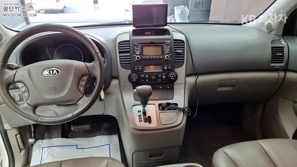2010 - kia grand carnival