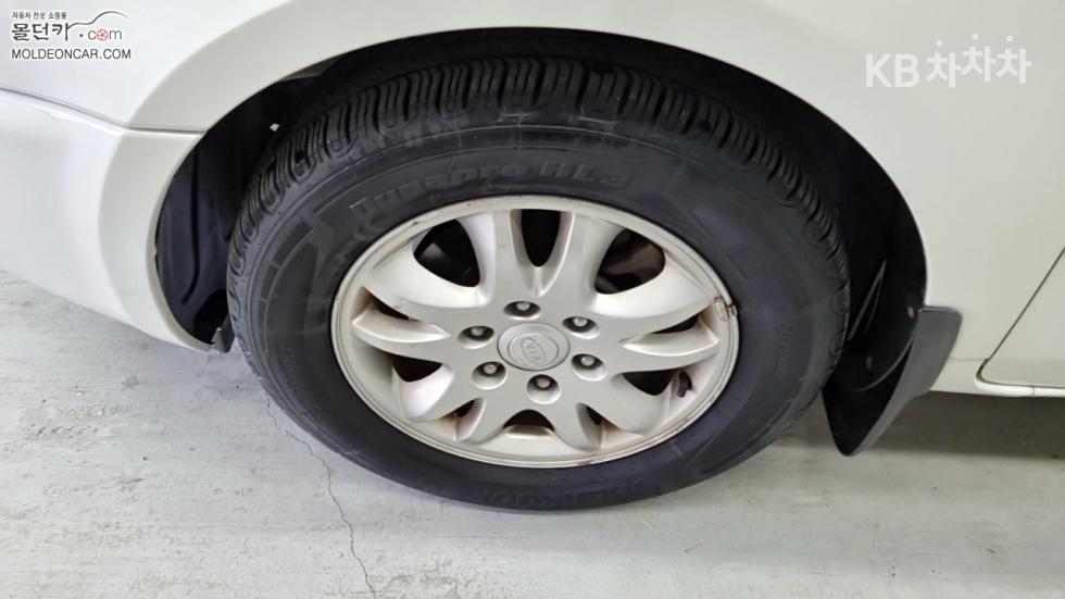 2010 - kia grand carnival