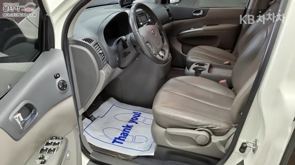 2010 - kia grand carnival