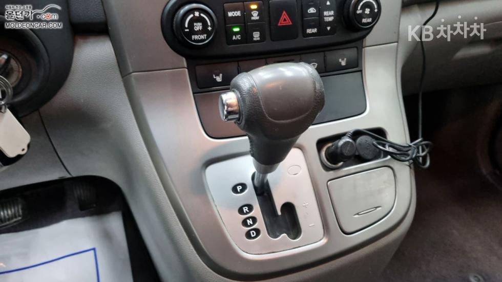 2010 - kia grand carnival