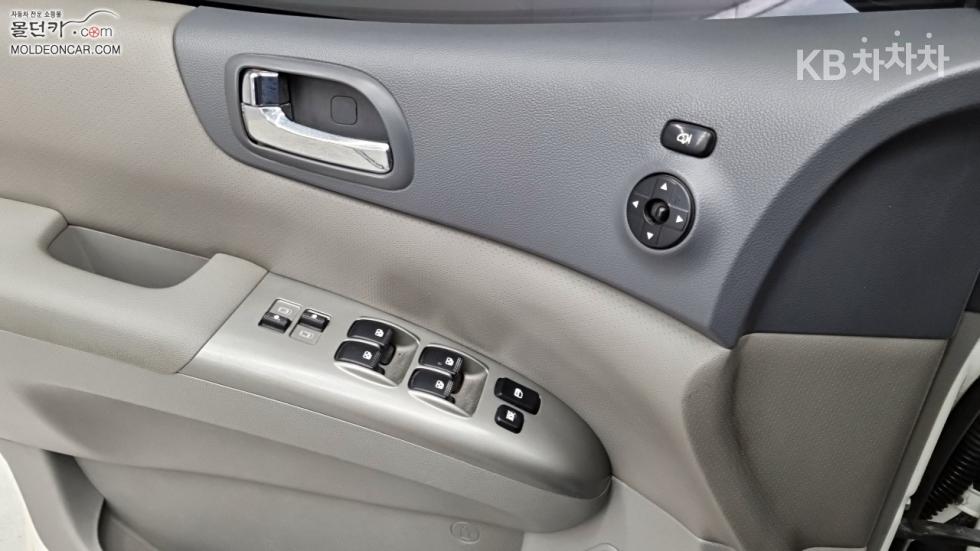 2010 - kia grand carnival