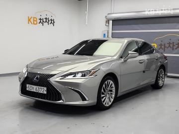 Lexus ES 300h — foto 1