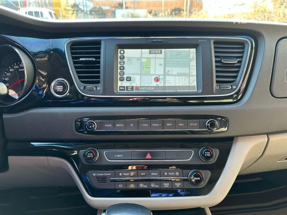 2018 - kia carnival