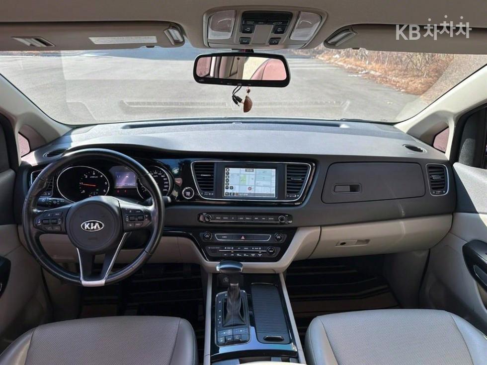 2018 - kia carnival