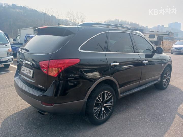 Hyundai Veracruz 2WD 300VX LUXURY 3