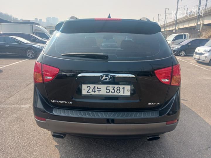 Hyundai Veracruz 2WD 300VX LUXURY 5