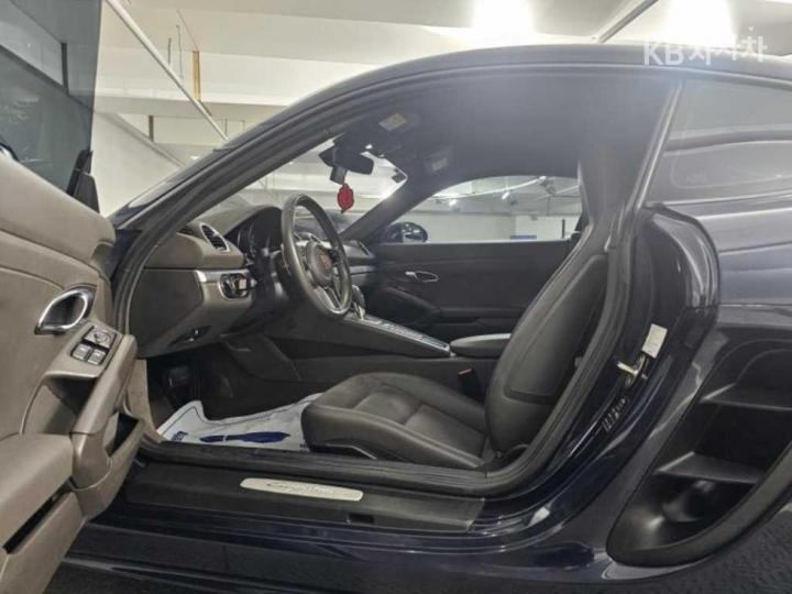 Porsche Cayman 718 2.0 7