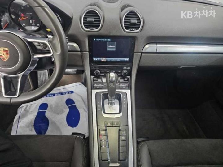 Porsche Cayman 718 2.0 9