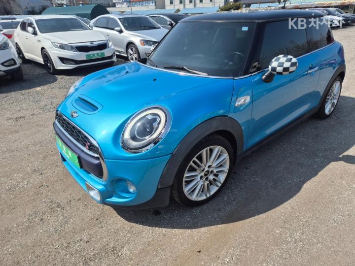 Mini Cooper SD 2.0 Base Type