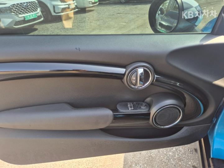 Mini Cooper SD 2.0 Base Type 10