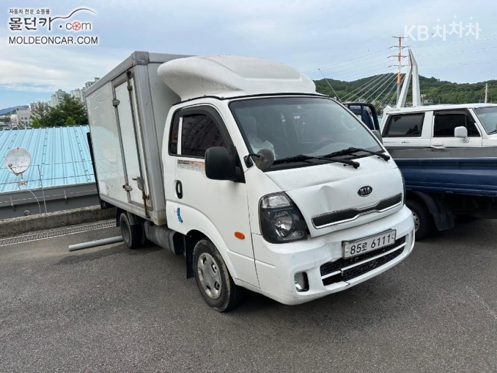 2012 - kia bongo iii