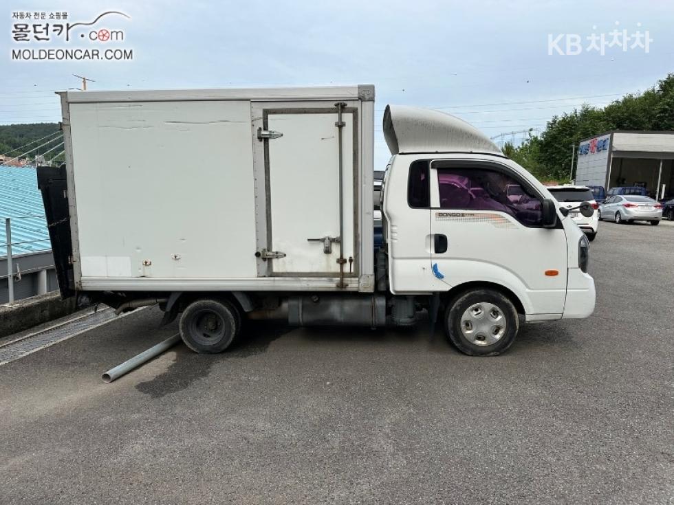2012 - kia bongo iii