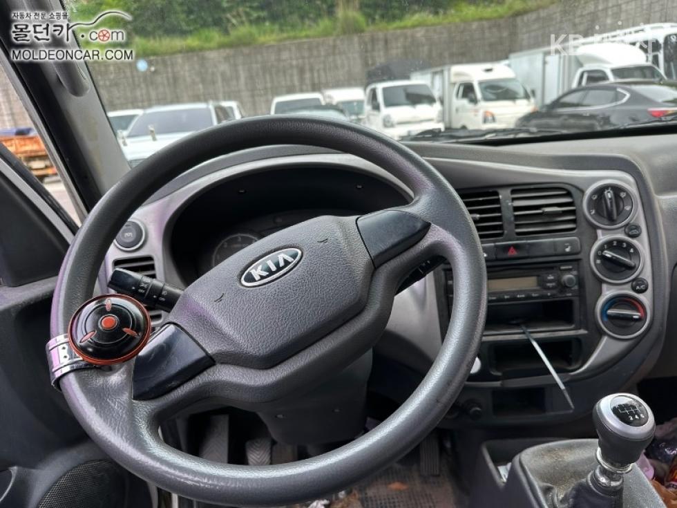 2012 - kia bongo iii