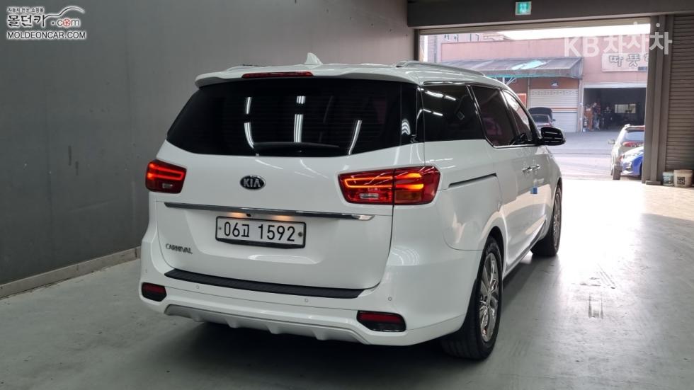 2019 - kia carnival