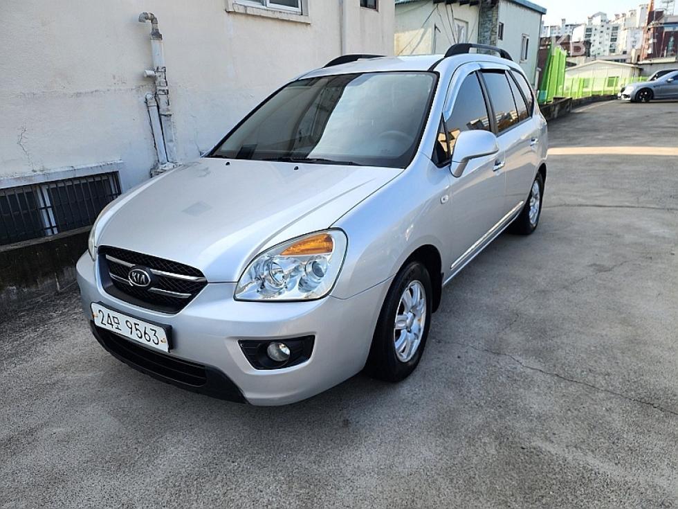 2010 kia carens