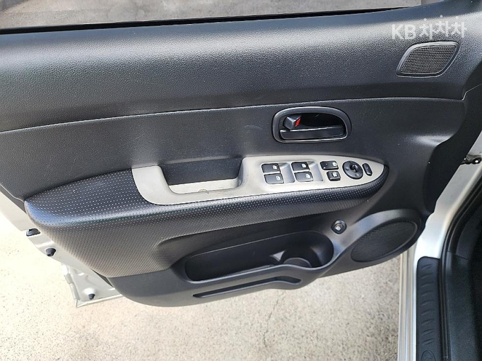 2010 - kia carens