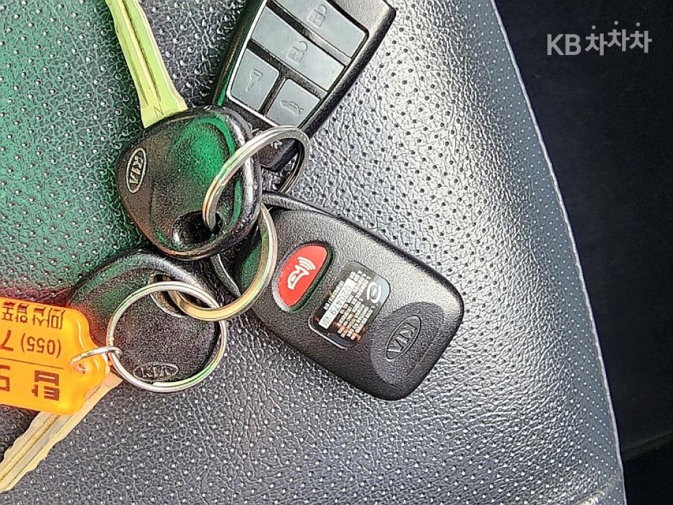 2010 - kia carens