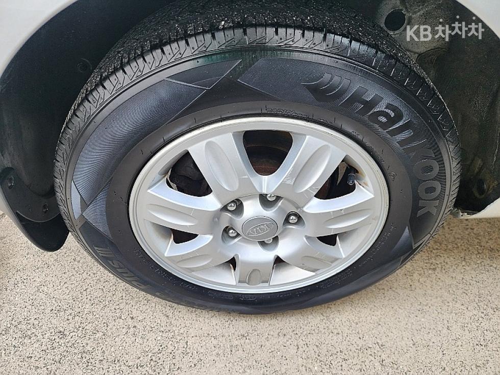 2010 - kia carens