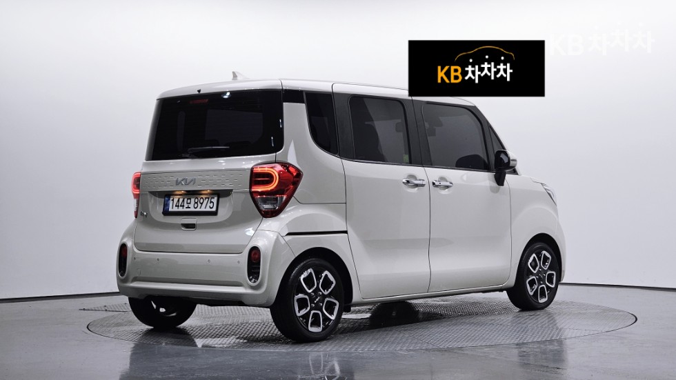 2022 - kia ray