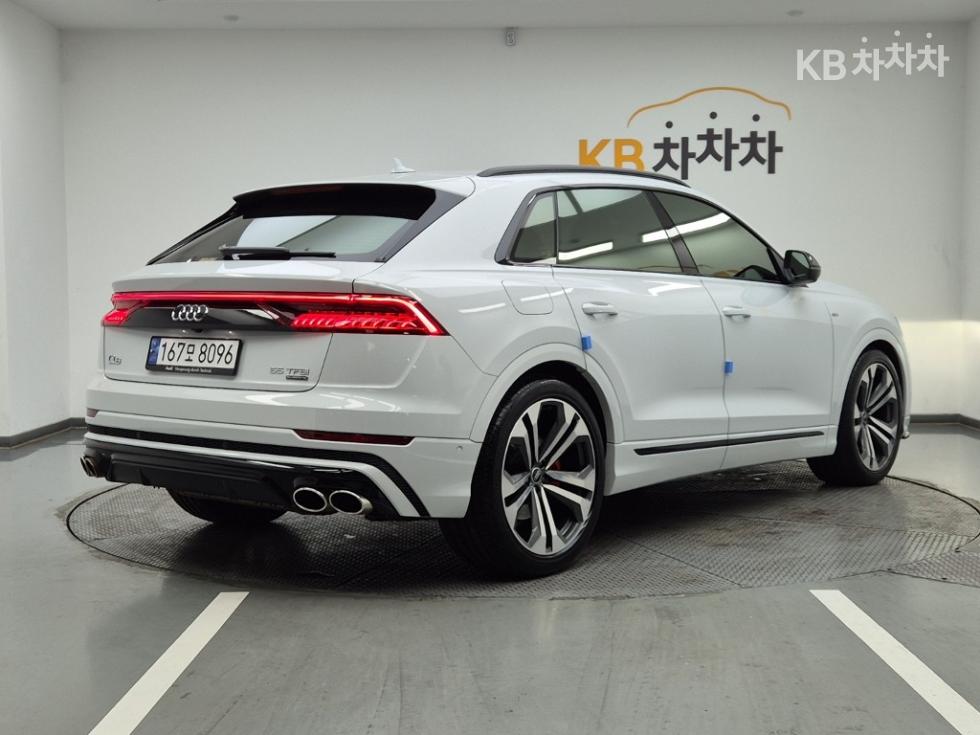 Audi Q8 — miniaturë 4