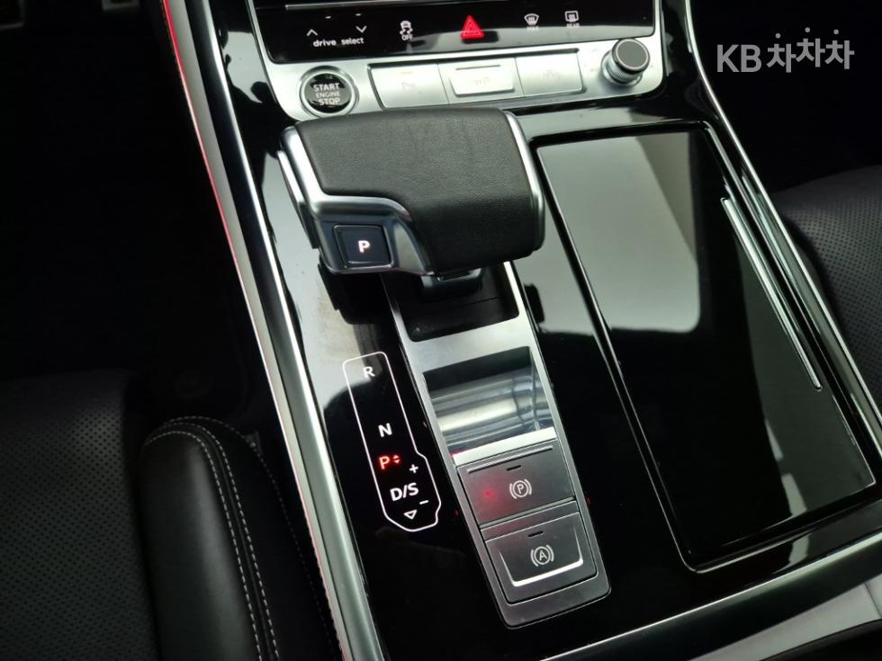 Audi Q8 — miniaturë 8