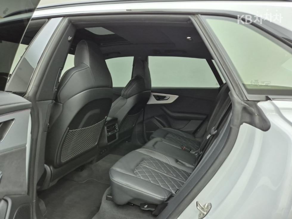 Audi Q8 — miniaturë 12