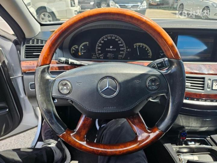 Mercedes-Benz S-Class New S350L W221 9