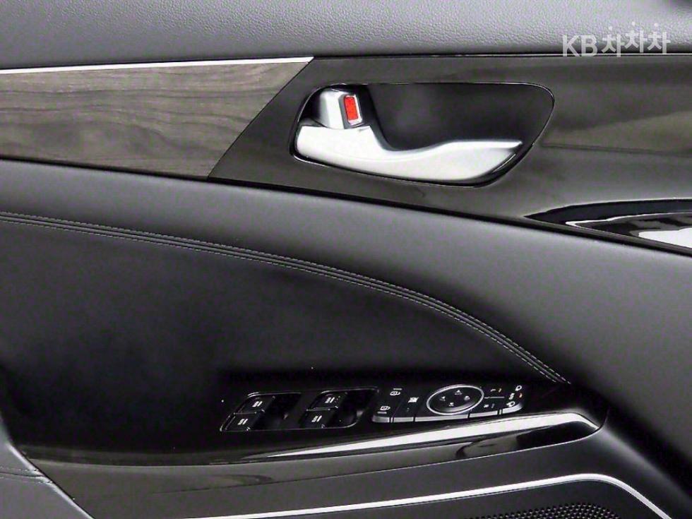 2020 - kia k7