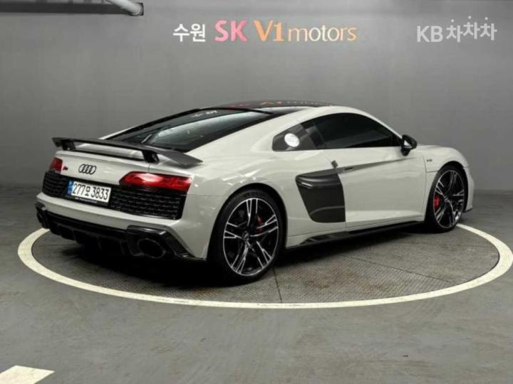 Audi R8 — miniaturë 4