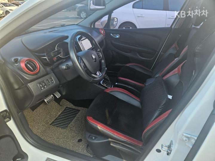 Renault Clio 1.5dci Intense 6