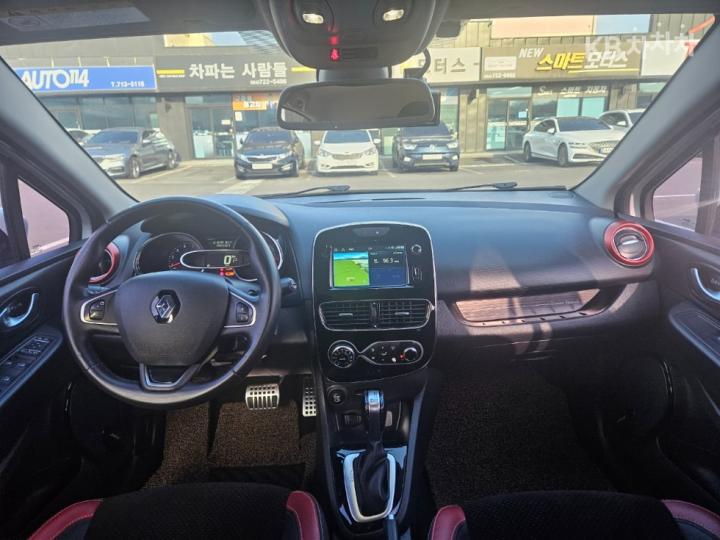 Renault Clio 1.5dci Intense 8