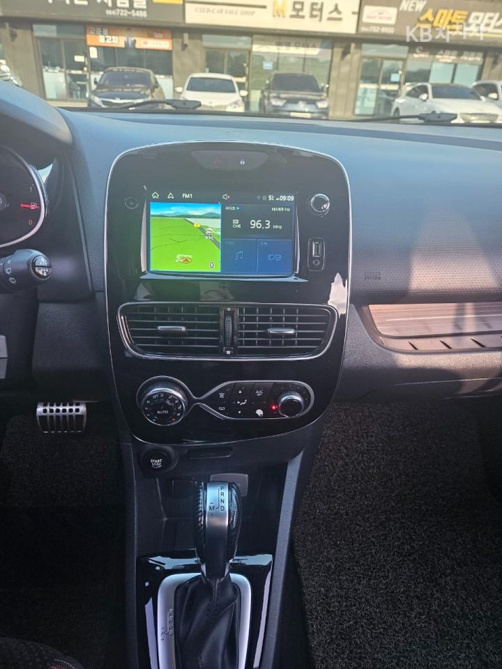 Renault Clio 1.5dci Intense 10