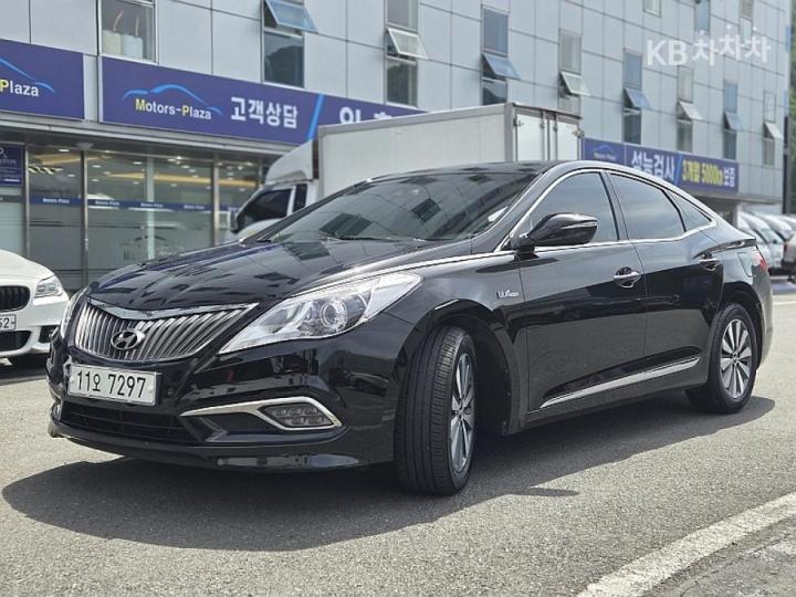 Hyundai Grandeur Hybrid Premium 3