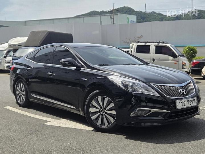Hyundai Grandeur Hybrid Premium 4
