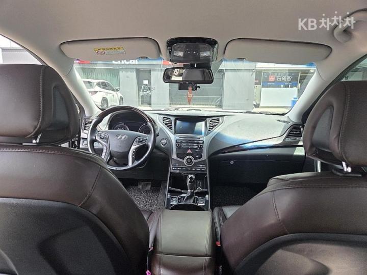 Hyundai Grandeur Hybrid Premium 9