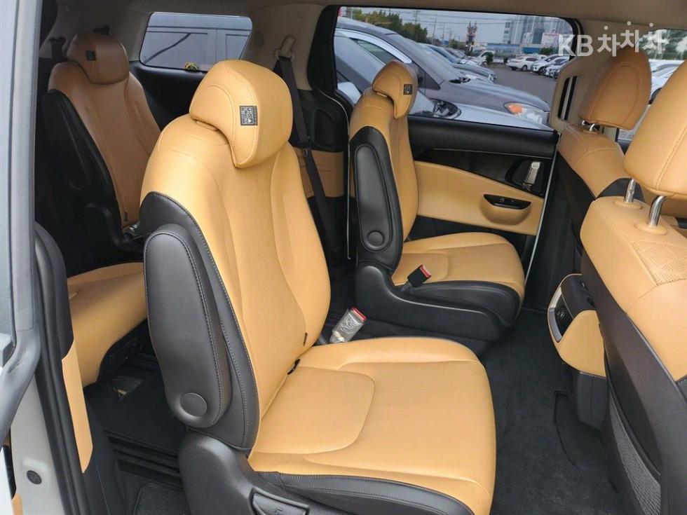 2021 - kia carnival