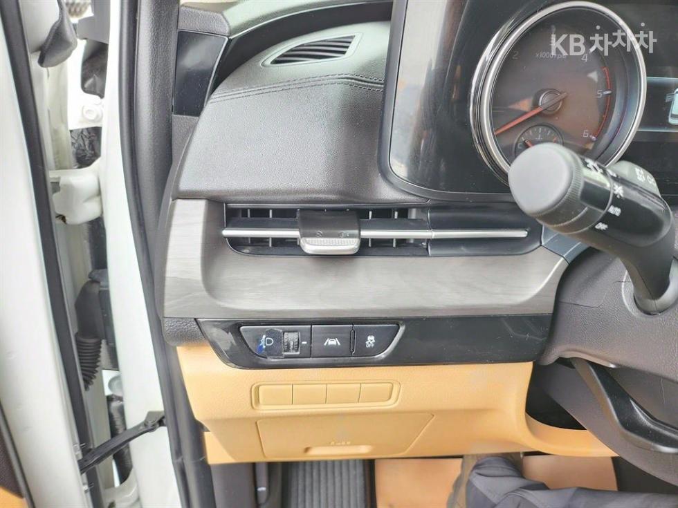 2021 - kia carnival