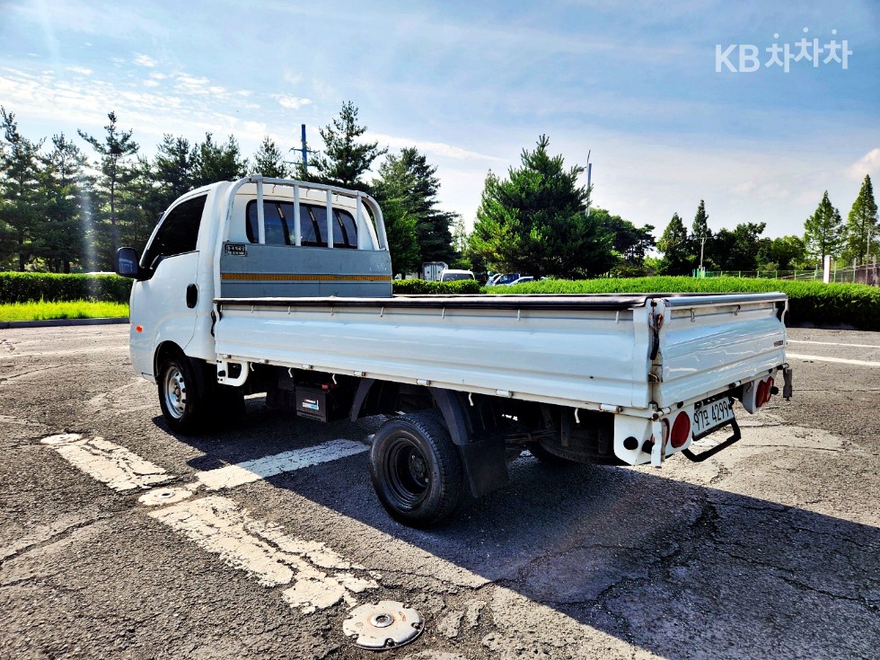 2017 - kia bongo iii