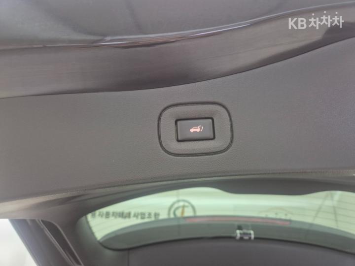 Renault QM6 2.0 LPe 2WD RE Signature 8