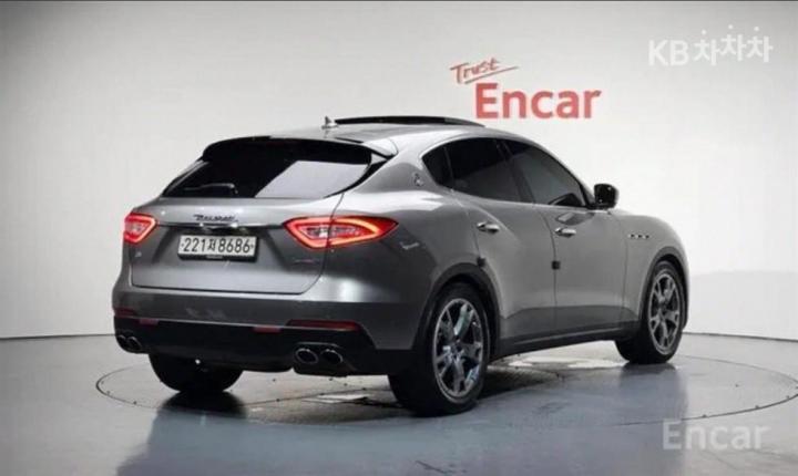 Maserati Levante 3.0 AWD Sport 3