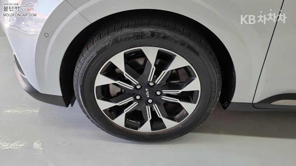 2023 - kia carnival