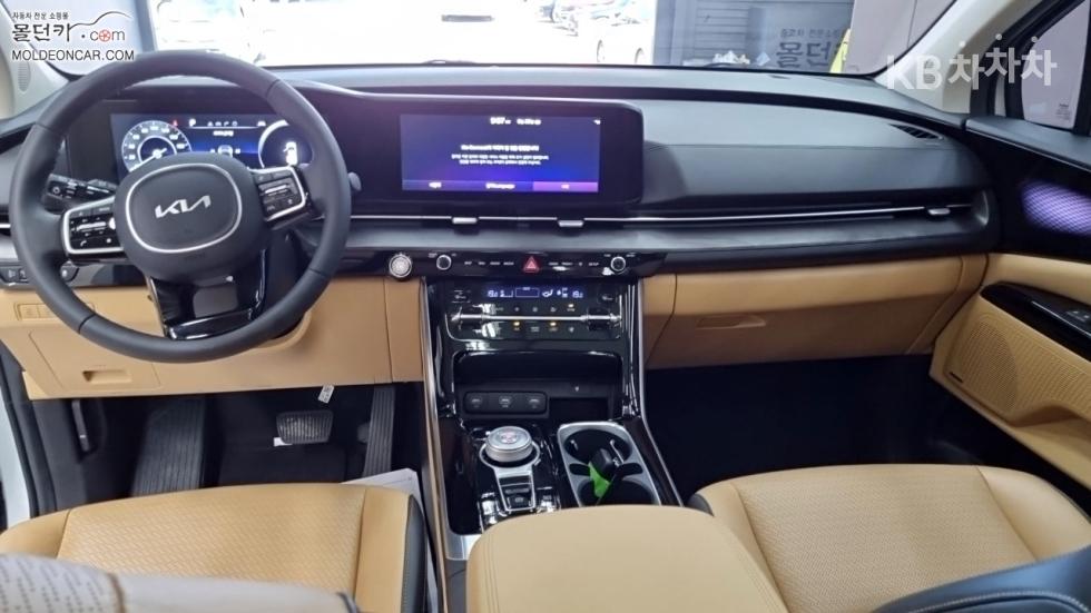 2023 - kia carnival