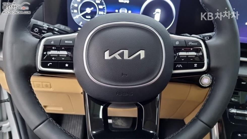 2023 - kia carnival